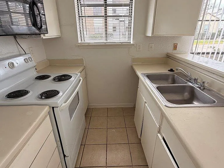 7901 Cambridge St #25 — Photo 5