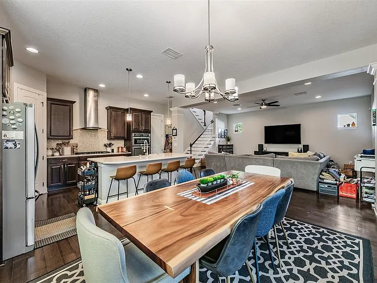 3007 W Palmira Ave — Photo 17