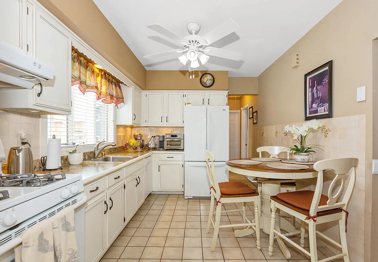 3 bed, $2,550 — Photo 3