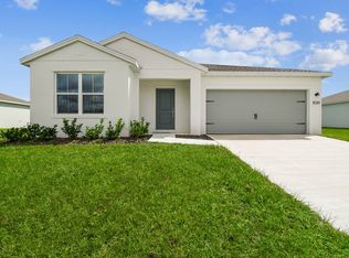 8261 N Wakefield Dr, Citrus Springs, FL 34434