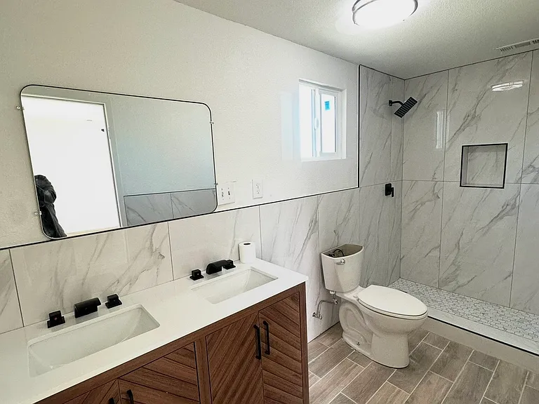 14719 Walters St — Photo 3