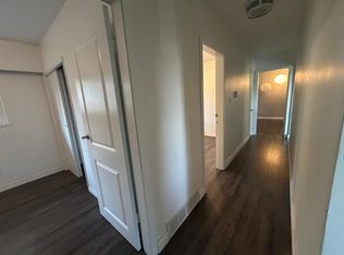 5565 Eleanor St, Burnaby, BC V5J 3E1