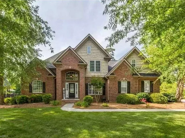 242 Kiawah Island Dr, Winston Salem, NC 27107