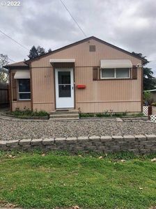637 NE Maple Ave, Myrtle Creek, OR, 97457