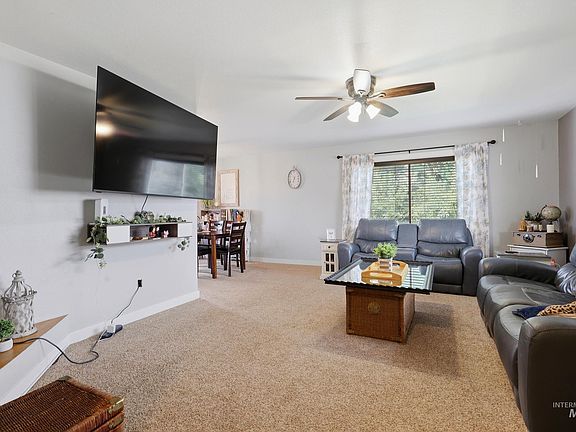 5th image of 2113 Schaefer Dr