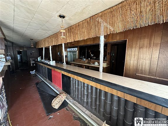 3rd image of 5456 E Lake Rd