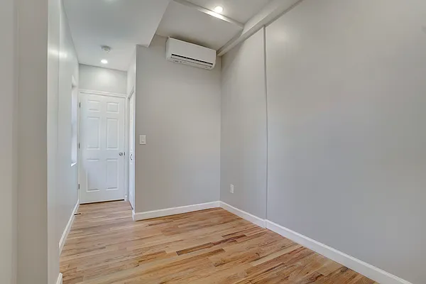 Rented by EXR | media 8