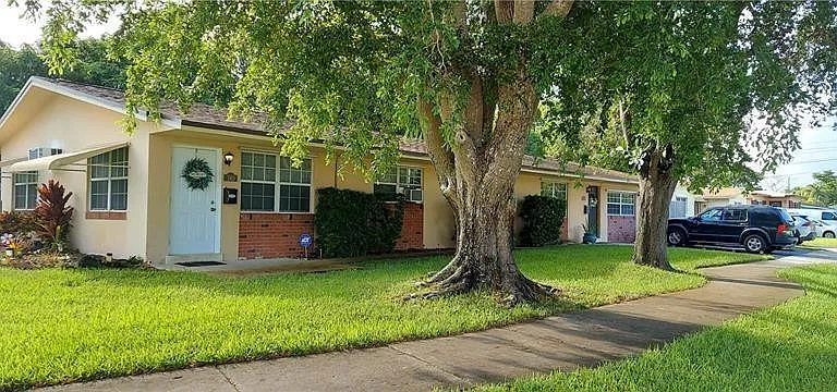 738 SW 5th Ave — Photo 1