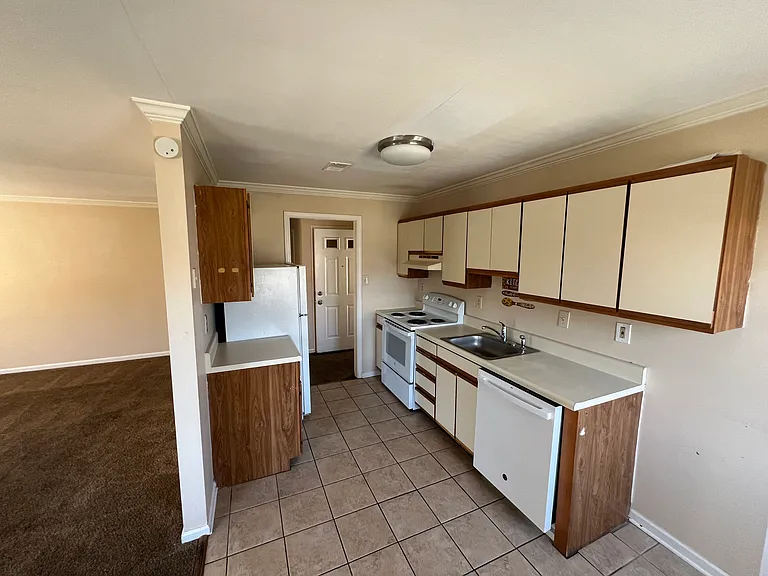 1314 Lincoln Avenue — Photo 3
