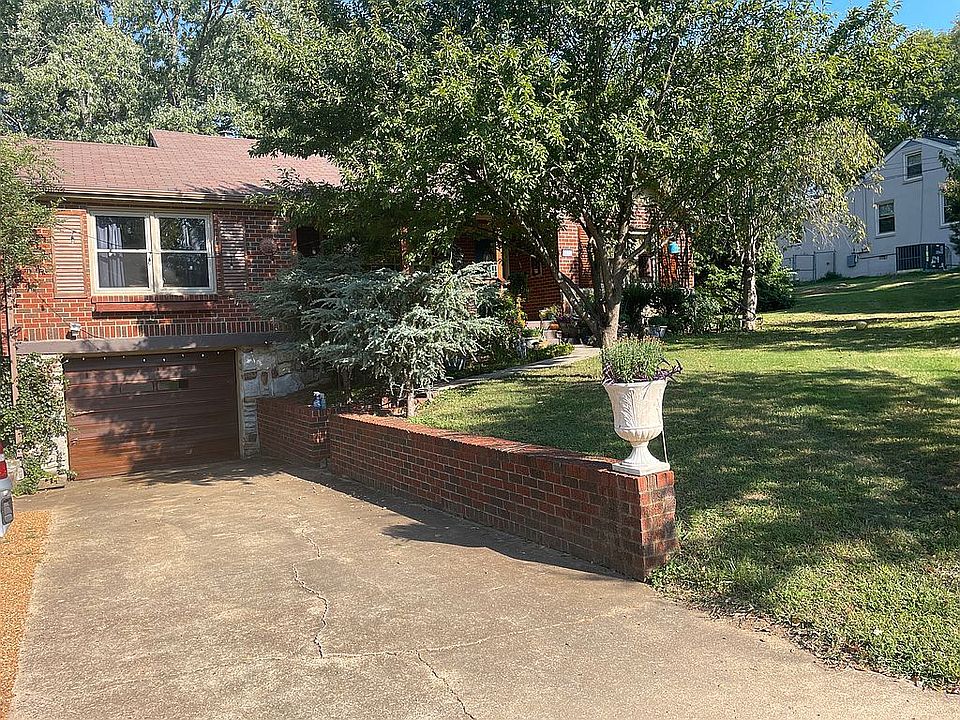 2nd image of 4422 Saunders Ave
