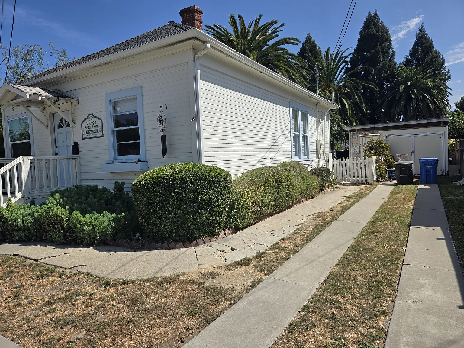 2 bed, 1.5 bath, 896 sqft, $3,800 — Photo 2