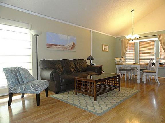 4th image of 5520 Village Green Dr