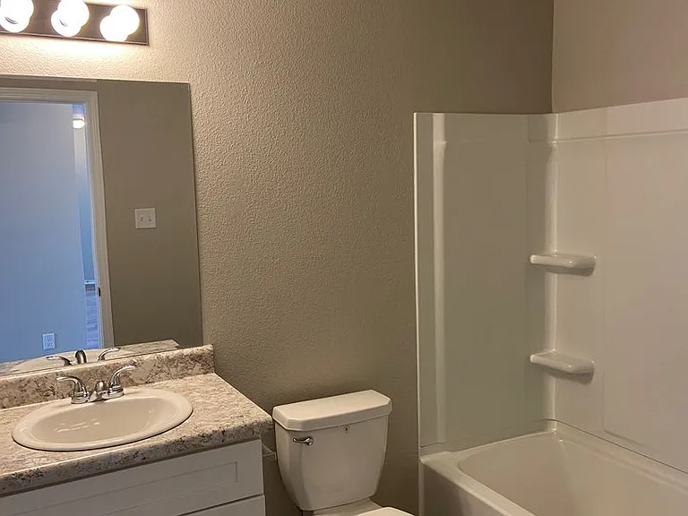3812 Travers Ln — Photo 13