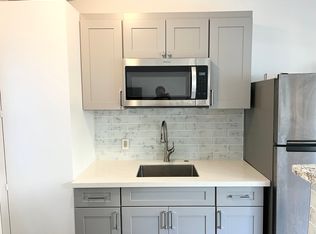 2433 7th St APT B, Berkeley, CA 94710