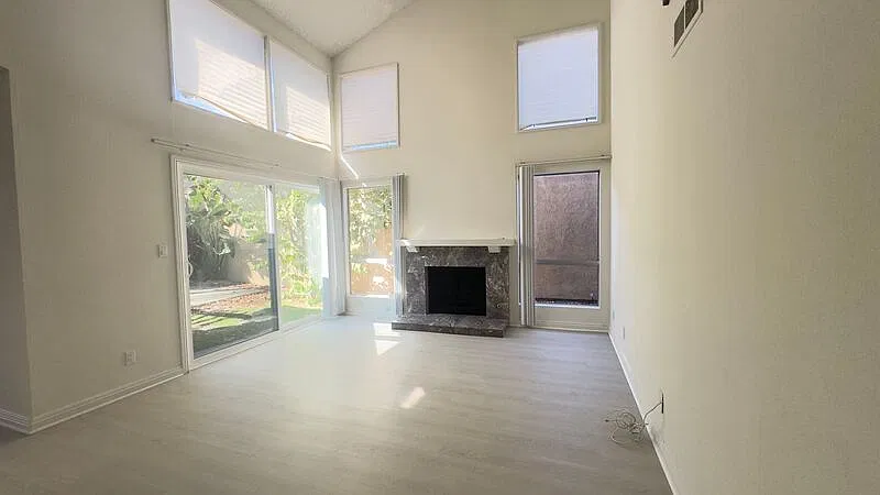 4 bed, 2.5 bath, 1799 sqft, $4,000 — Photo 2