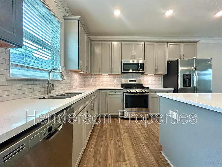 512 Laurel Walk Ln — Photo 5