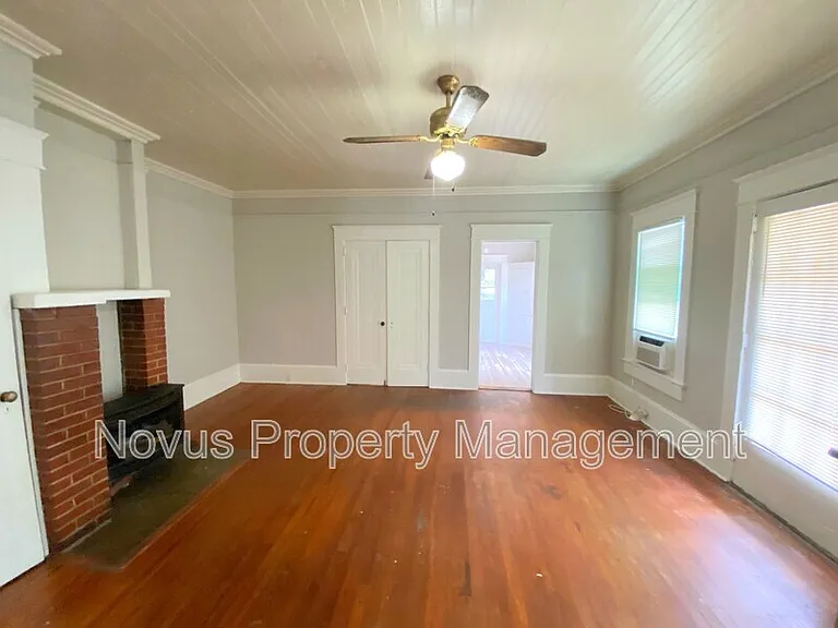 319 College St #A — Photo 6