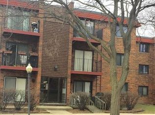 1775 W Algonquin Rd APT 1B, Mount Prospect, IL 60056