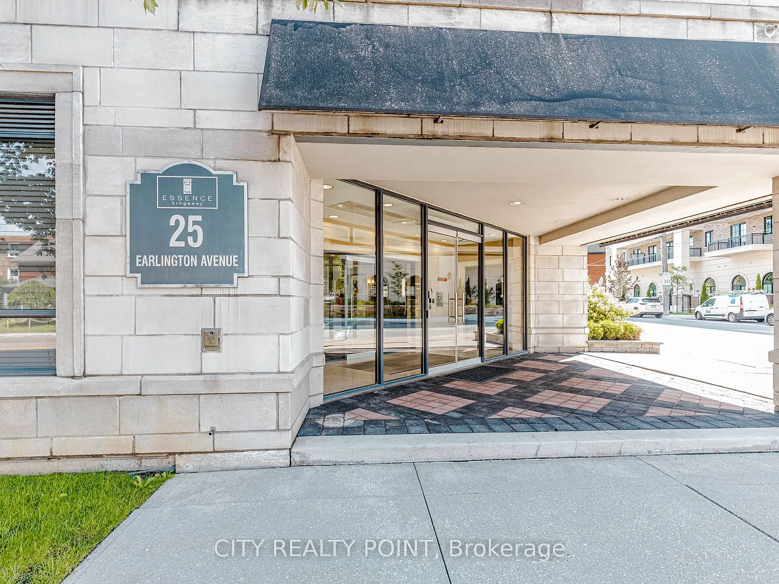 2 bed, $2,400 — Photo 4