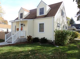 423 E Edwards Ave, Dundee, IL 60118