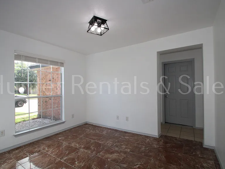 4910 Donegal Bay Ct — Photo 10