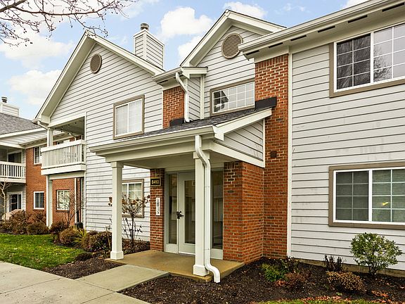2nd image of 8410 Glenwillow Ln Unit 103