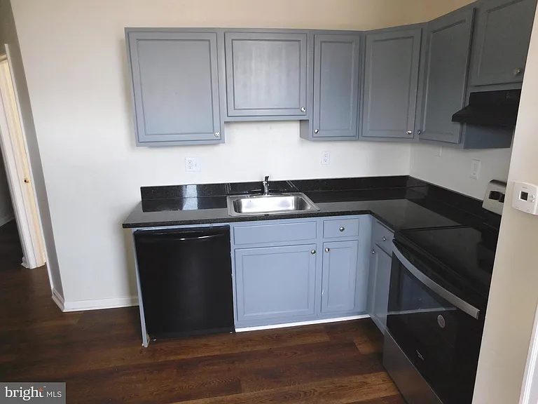 2427 Lakeview Ave #2C — Photo 9