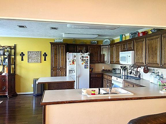 Large Kitchen Area