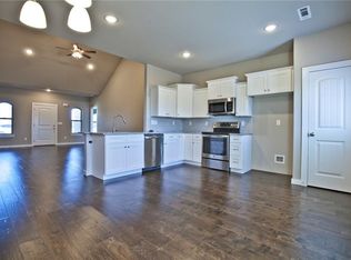 909 N 27th St, Rogers, AR 72756