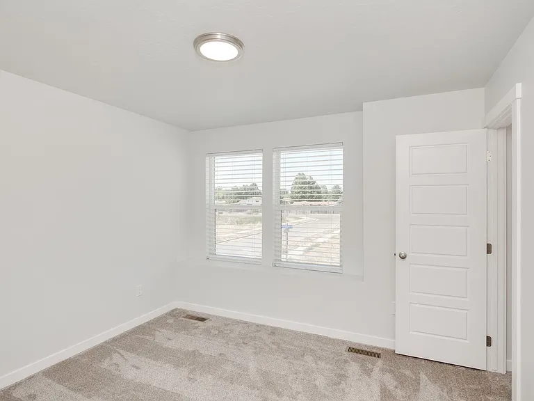 1673 S Arborwood Ln — Photo 16