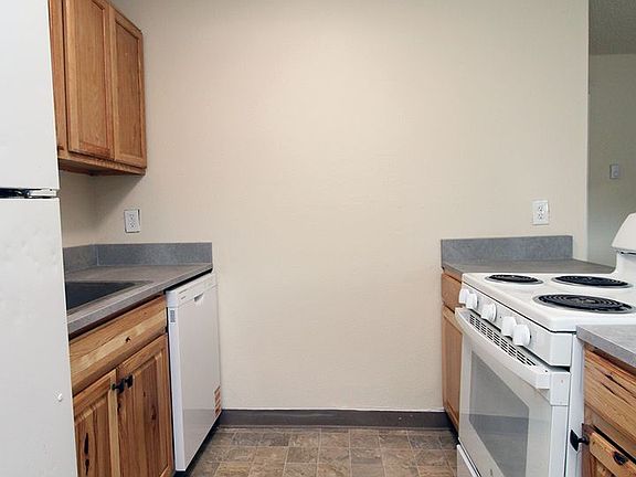 3rd image of 5704 SW Beaverton Hillsdale Hwy #4