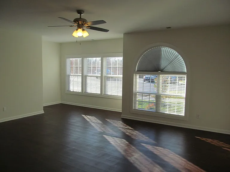 2606 Pennoak Way #D — Photo 4