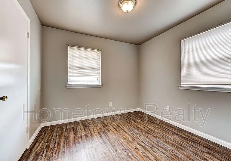 1308 McDonald Dr — Photo 25