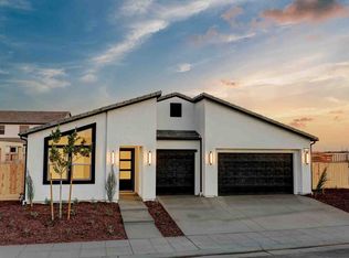 1124 Sophie Dr W, Fresno, CA 93730