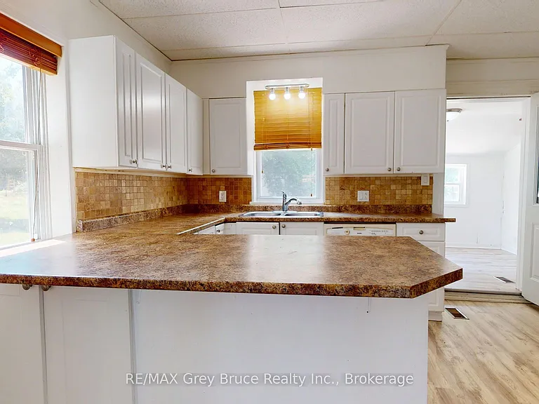 218 Denmark St — Photo 12