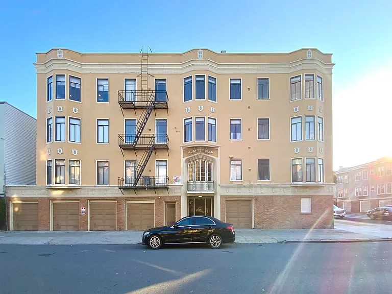 3210 Gough St #102 — Photo 19