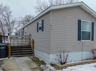511 W Meadow Ln, Mandan, ND 58554