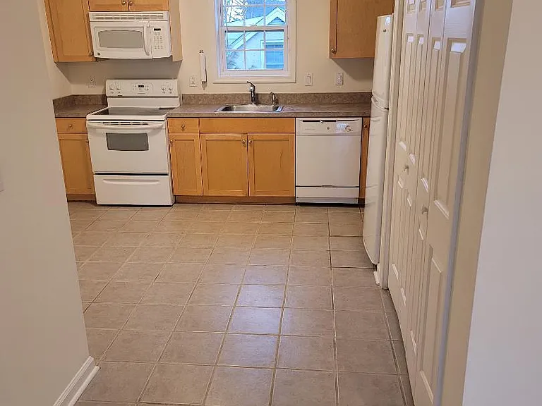 610 Maple Ave — Photo 15