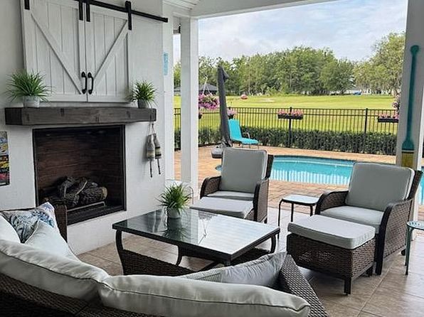 3410 Shinnecock Ln