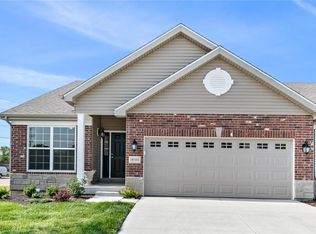 16102 Amber Vista Dr, Chesterfield, MO 63021