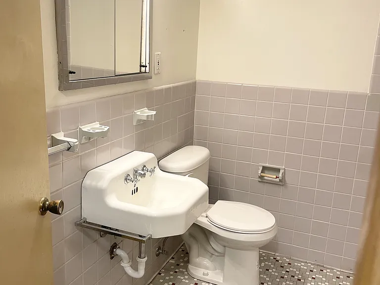 Snelling Avenue Apartments — Photo 12