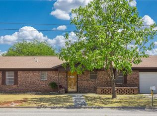 1203 E Fitzgerald St, Bangs, TX 76823