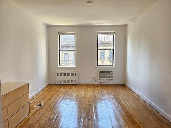 2nd image of 215 E 89th St APT 4D