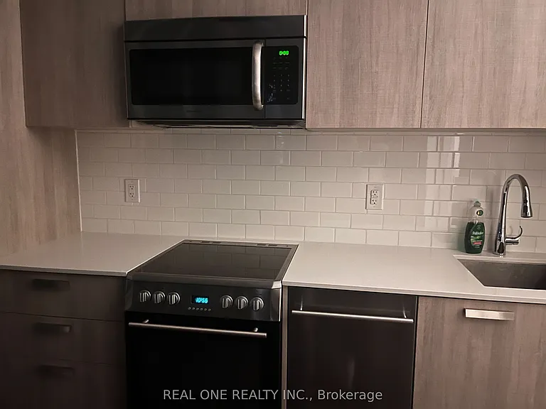 42 Charles St E #2904 — Photo 8