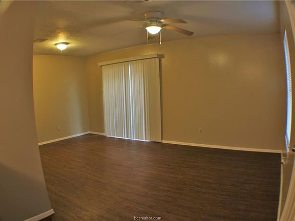 3rd image of 2717 Sprucewood St