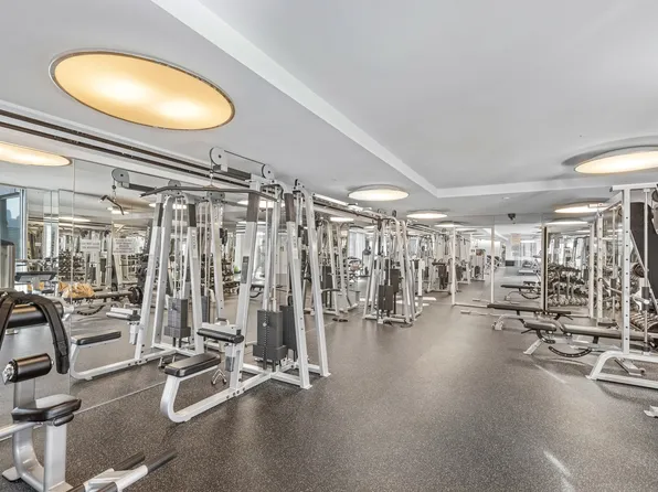 1000 Avenue At Port Imperial image 21 of 29