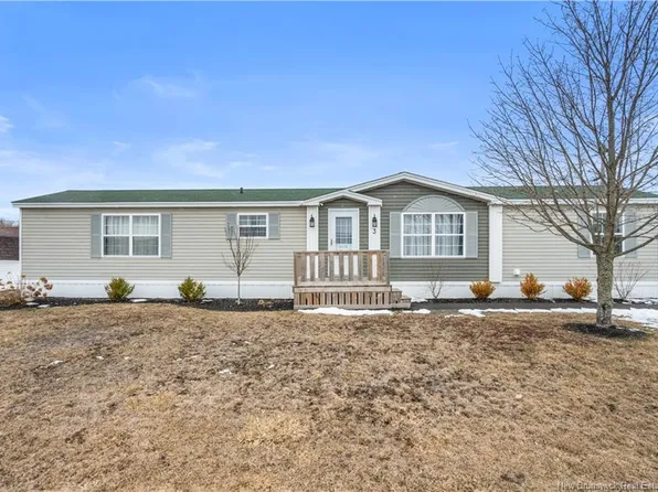 3 Rivera St, Moncton, NB E1H 3J4