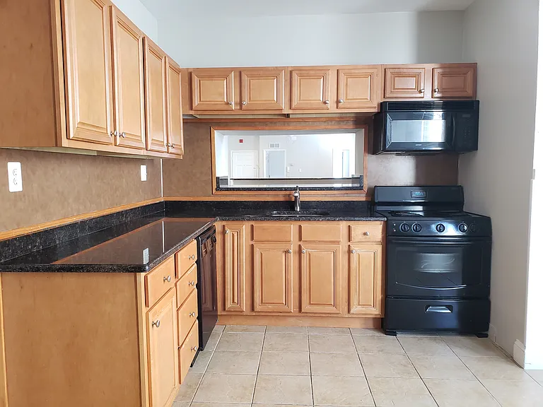 213 S 41st St #C — Photo 28