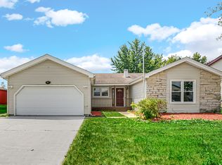 7551 W Hickory Creek Dr, Frankfort, IL 60423