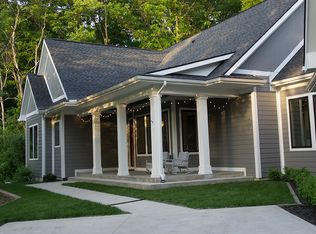 299 N Berkshire Rd, Bloomfield Hills, MI 48302